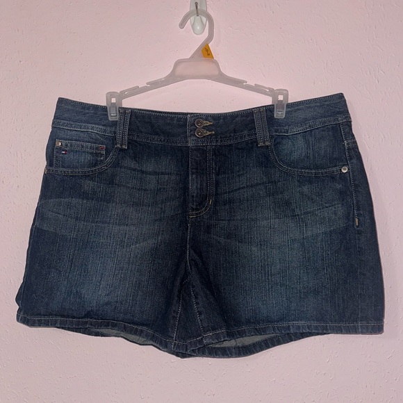 Tommy Hilfiger Denim Shorts - Picture 1 of 5